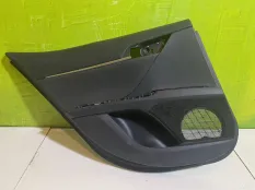 Обшивка двери задней левой Toyota Camry V70