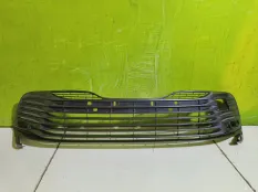 Решетка передняя Toyota Camry V70 53113-33020