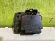 Реле управления светом Mitsubishi Pajero 2 MA80993