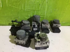 Блок ABS Toyota Corolla E15 Camry V30