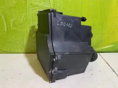 Корпус блока предохранителей Land Rover 3 7516708