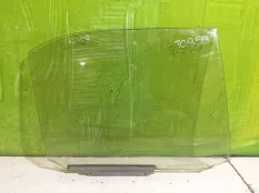 Стекло двери форточка Toyota Avensis 1 Corolla 100