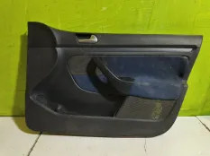 Обшивка двери передняя правая Volkswagen Golf 5