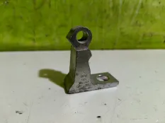 Петля двери правой нижняя Skoda Fabia 8K0831402D