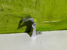 Петля двери нижняя Skoda Octavia (A7) 8K0831402B