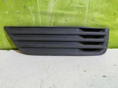 Решетка переднего бампера левая Ford Focus 2