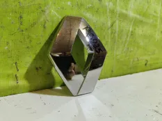 Эмблема крышки багажника Renault Duster 2 90889464