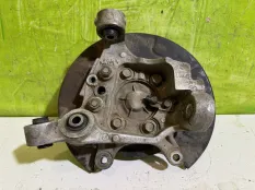 Кулак задний правый Nissan Teana J31 430189Y000