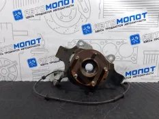 Кулак поворотный передний левый Nissan Teana J32