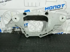 Кронштейн редуктора Audi A7 4G CGW