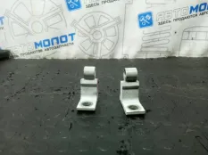 Петля двери задняя правая Volkswagen Tiguan 5N1