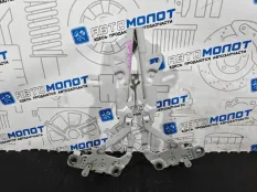 Петли капота BMW 1-Series M135i F20 N55B30A 2013