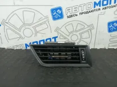 Дефлектор воздушный правый Skoda Superb 3V5 DNF