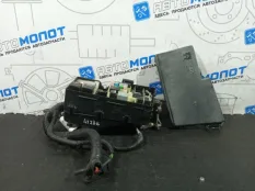 Блок предохранителей под капот Ford Kuga CBV HYDB