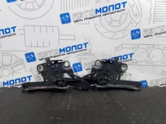 Петли капота BMW 1-Series F20 N13B16A 2012