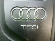 Крышка двигателя декоративная Audi A4 8K5 CDNC