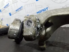 Кулак поворотный передний правый Audi A6 4F2 C6