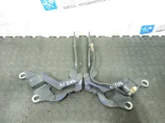 Петли капота BMW 1-Series E87 N45B16AC 2009