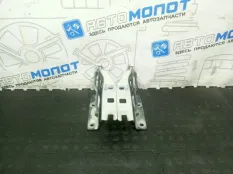 Петли капота Volkswagen Golf 5K1 CAX 2012