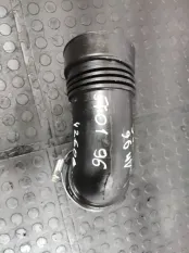 Патрубок Citroen C3 5F01 5FS EP6C EP6 5FW