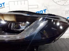 Фара левая Jaguar XE R-Dynamic X760 204PT 2020