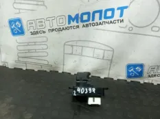 Кнопка стеклоподъемника Hyundai i30 FD