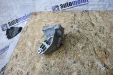 Опора ДВС Mercedes-Benz C-Class W204 OM651