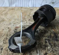 Поршень с шатуном JEEP Grand Cherokee WK EXL