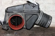 Резонатор воздушного фильтра Mercedes-Benz C-Class