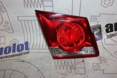 Фонарь задний внутренний левый Chevrolet Cruze