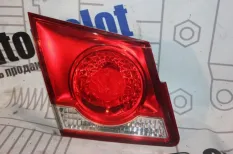 Фонарь задний внутренний левый Chevrolet Cruze