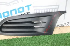 Решетка в бампер правая Volkswagen Golf VI 5K1