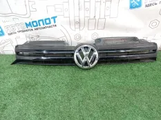 Решетка радиатора Volkswagen Golf VI 5K1