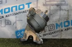 Кронштейн двигателя левый Audi A6 III 4F2 CCA