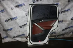 Обшивка двери задней правой Volkswagen Tiguan 5N1