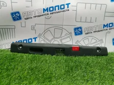 Накладка двери багажника Mercedes-Benz E-Class