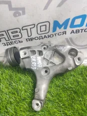 Кронштейн компрессора кондиционера Volkswagen