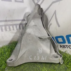 Кронштейн двигателя правый BMW 1-Series 3-Series