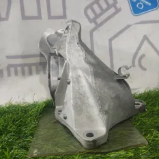 Кронштейн двигателя правый BMW X1 E84 N46B20BD