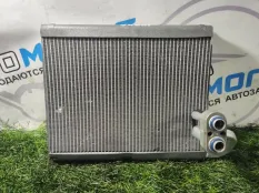 Радиатор кондиционера (конденсер) Kia Sorento 2 XM