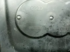 Крышка двигателя декоративная Audi A6 Avant C7 CHV
