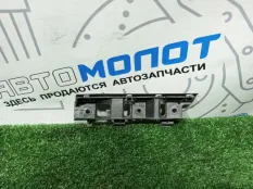 Кронштейн переднего бампера левый Volkswagen