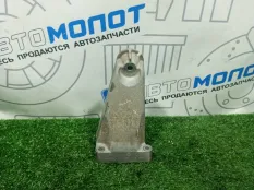 Кронштейн опоры двигателя правый Mercedes-Benz