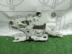 Петля капота BMW 5-Series F11 N20B20B