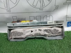 Подушка безопасности в колени Mercedes-Benz