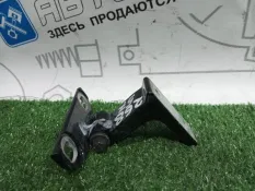 Петля двери Volvo V60 B4164T