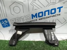 Направляющая стекла двери Citroen C4 B7 5F01