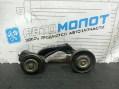 Кронштейн натяжного ролика Toyota Land Cruiser 200