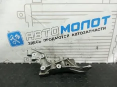 Крепление клапана EGR Mercedes-Benz C-Class W204