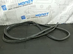 Уплотнительная резинка двери багажника задняя